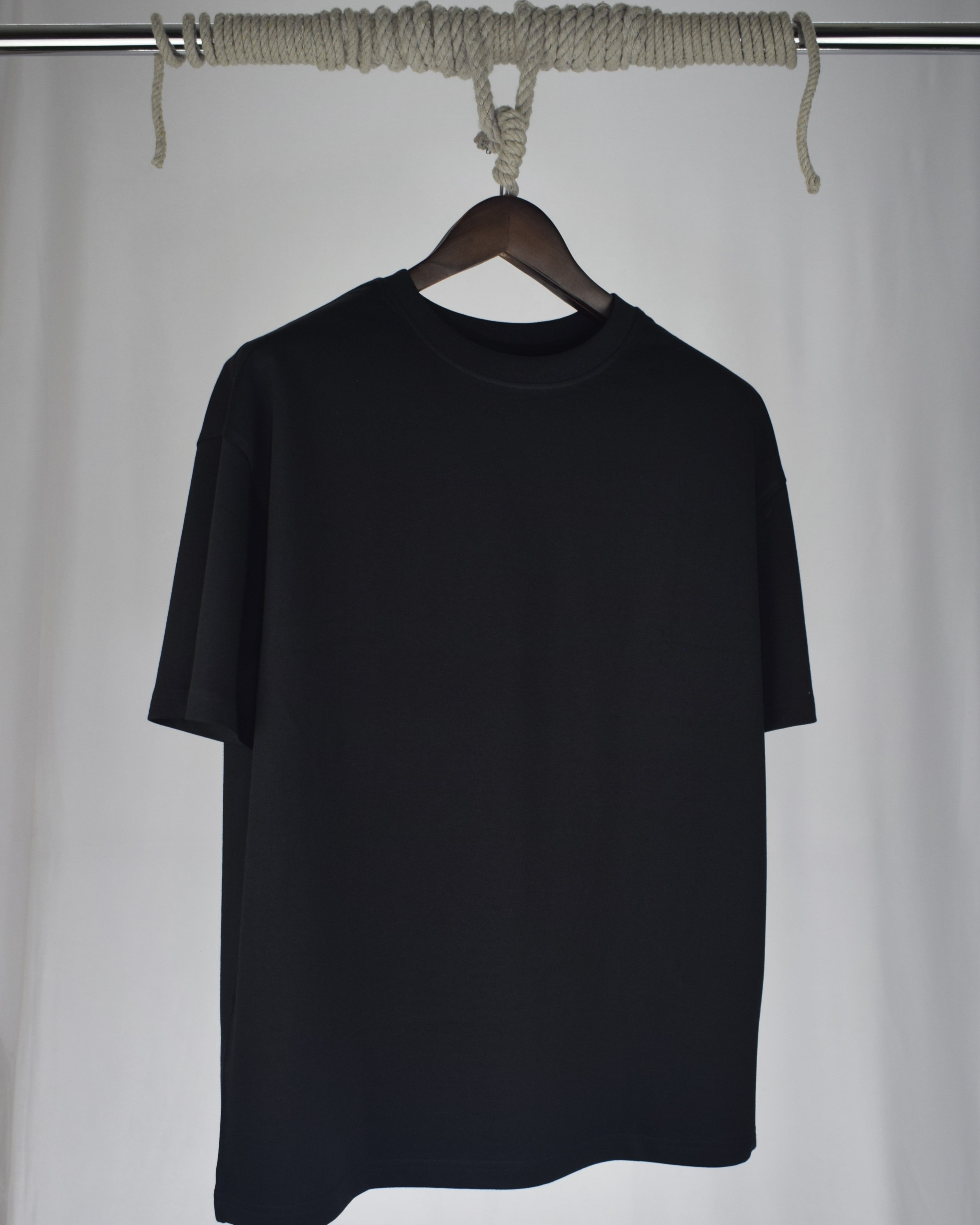 Signature Basics — Orversized T-Shirt (240 GSM)