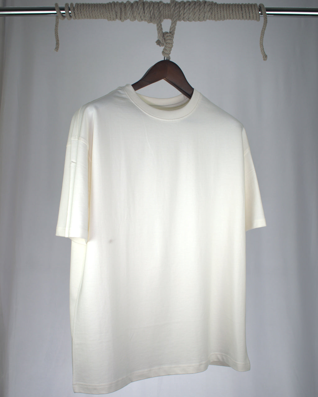 Signature Basics — Orversized T-Shirt (240 GSM)