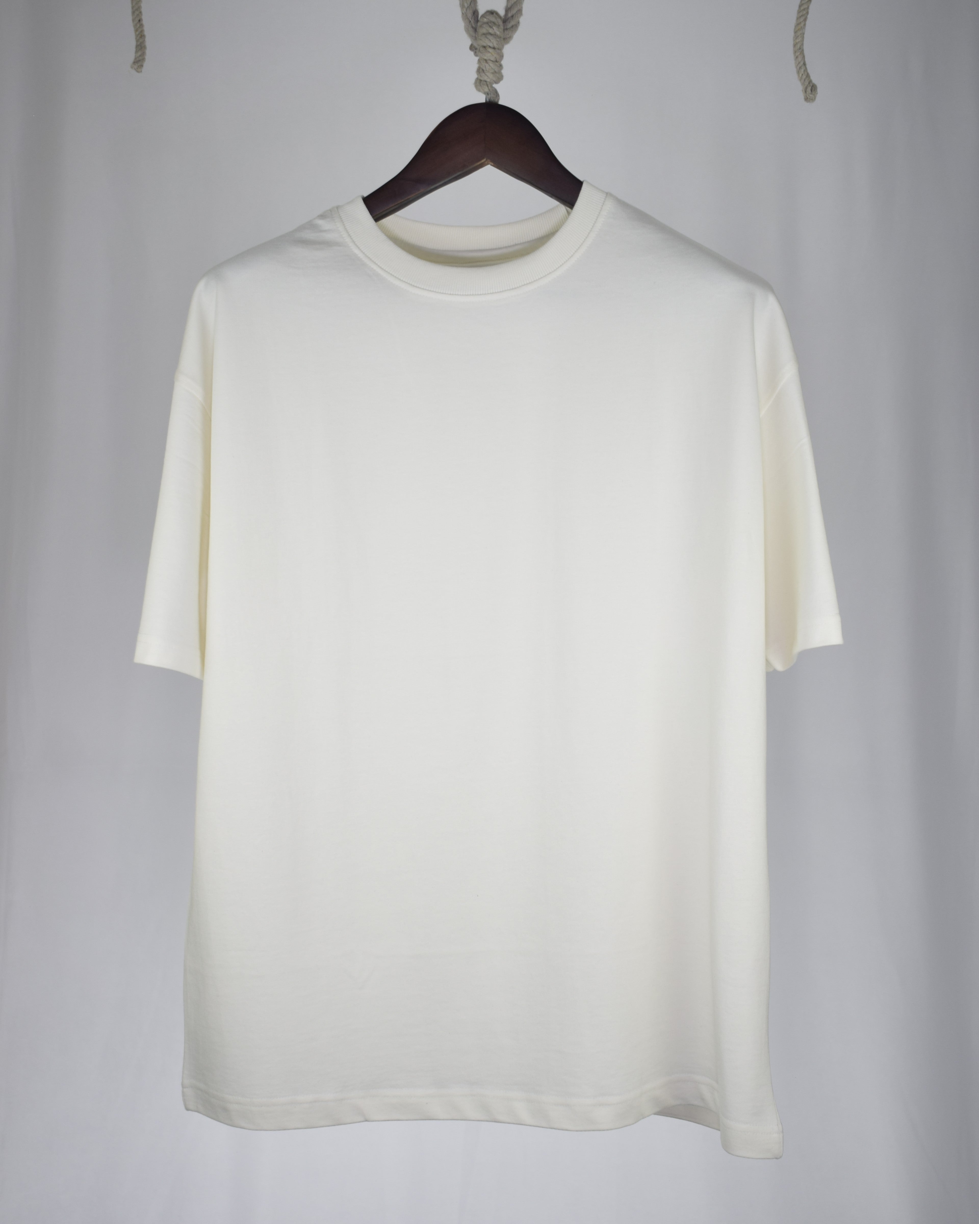 Signature Basics — Orversized T-Shirt (240 GSM)